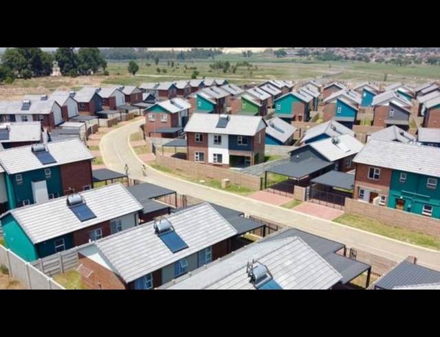 3 BEDROOM TOWNHOUSE FOR SALE IN PARKDENE